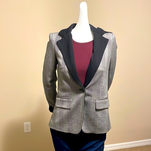 Alice + Olivia Jackets & Blazers - Alice + Olivia Black and White Herringbone blazer NWOT Size Small